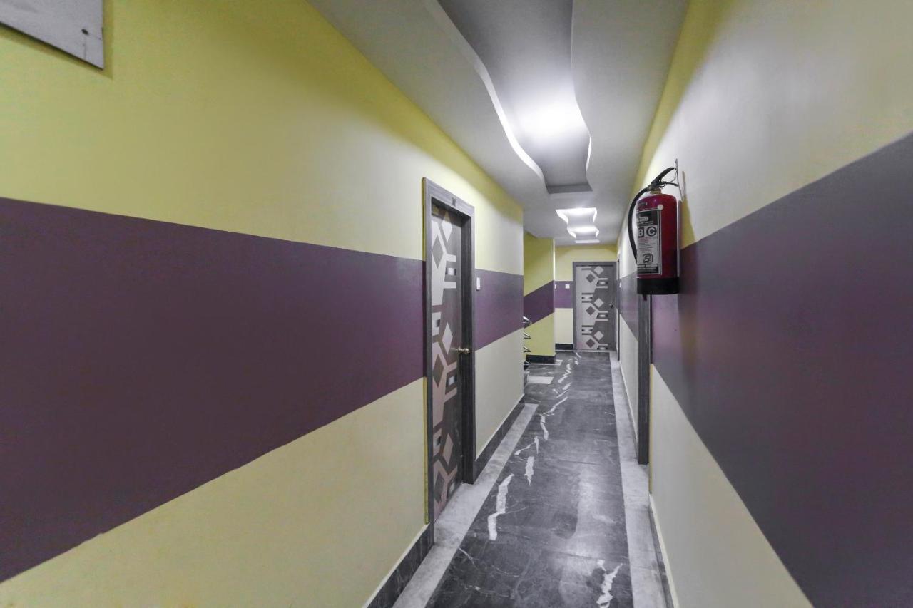 Oyo 60609 Hotel Tanushree Rampurhat Bagian luar foto